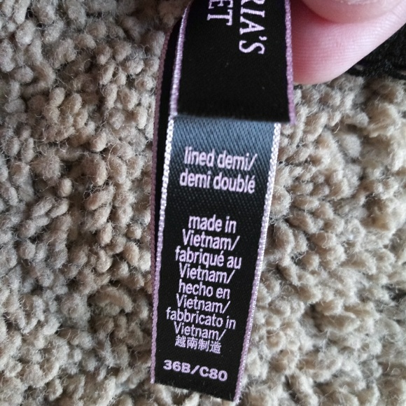 NWT VS lined demi bra - Picture 4 of 4